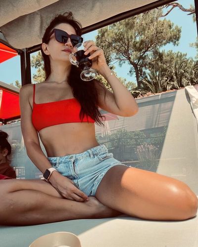 Ceren Benderlioğlu seksi ifşa fotoğrafı 825