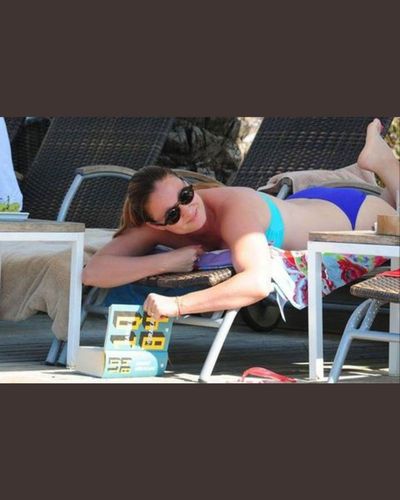Ceyda Düvenci seksi ifşa fotoğrafı 123