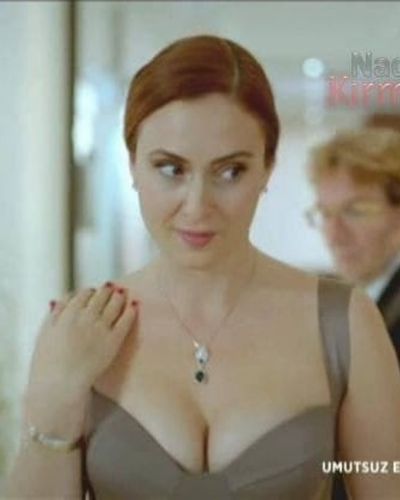 Ceyda Düvenci seksi ifşa fotoğrafı 27