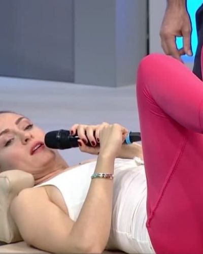 Ceyda Düvenci seksi ifşa fotoğrafı 54