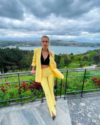 Çiğdem Batur seksi ifşa fotoğrafı 139