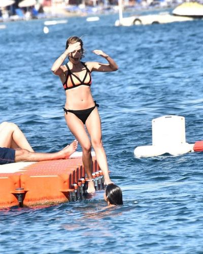 Çiğdem Batur seksi ifşa fotoğrafı 36621