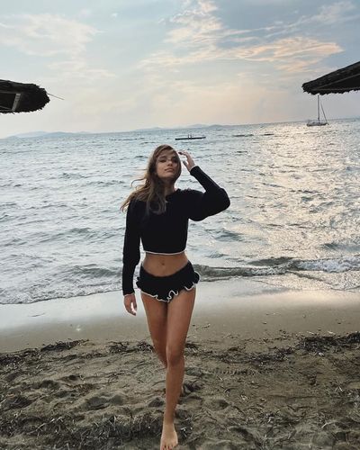 Damla Colbay seksi ifşa fotoğrafı 13