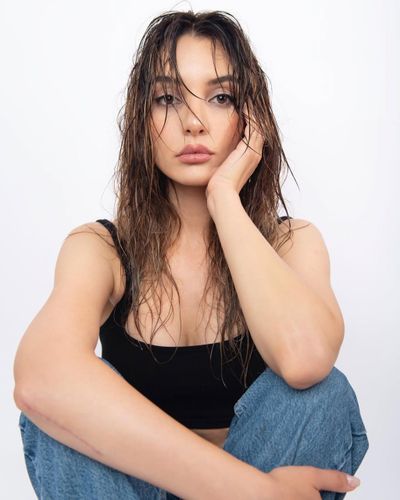 Damla Colbay seksi ifşa fotoğrafı 15