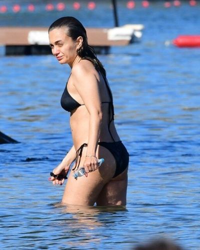 Damla Sönmez seksi ifşa fotoğrafı 705