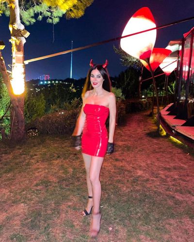 Defne Samyeli seksi ifşa fotoğrafı 155