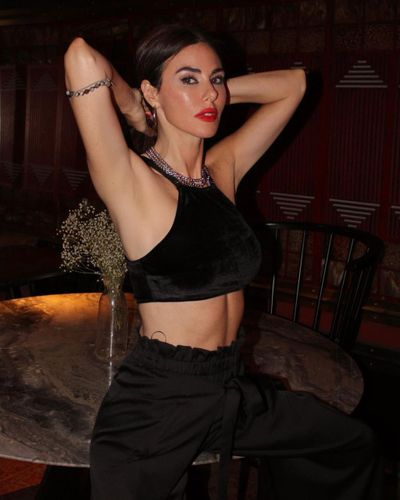 Defne Samyeli seksi ifşa fotoğrafı 230