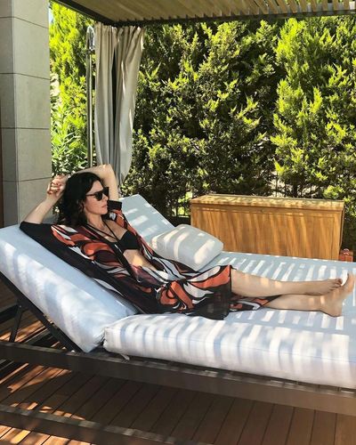Defne Samyeli seksi ifşa fotoğrafı 257