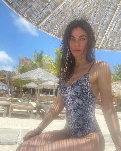 Defne Samyeli seksi ifşa fotoğrafı 28