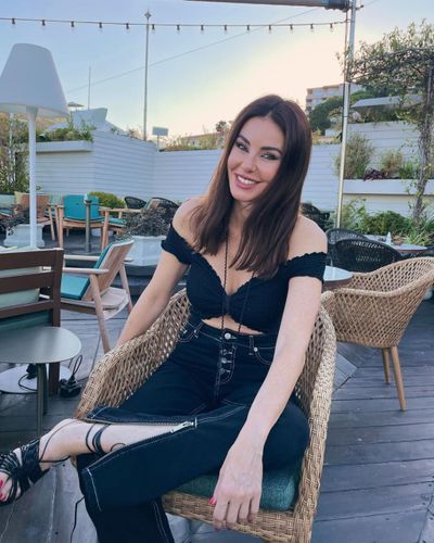 Defne Samyeli seksi ifşa fotoğrafı 300