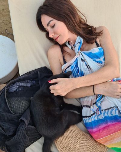 Defne Samyeli seksi ifşa fotoğrafı 310