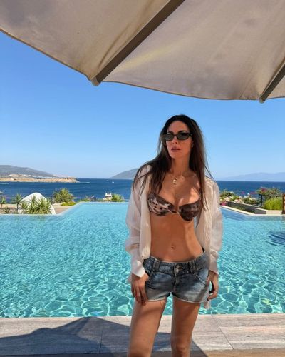 Defne Samyeli seksi ifşa fotoğrafı 337