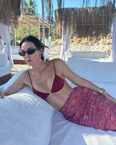 Defne Samyeli seksi ifşa fotoğrafı 367