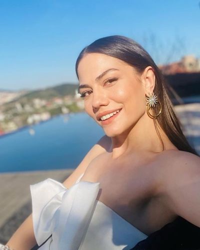 Demet Özdemir seksi ifşa fotoğrafı 87171
