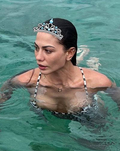 Demet Özdemir seksi ifşa fotoğrafı 1285