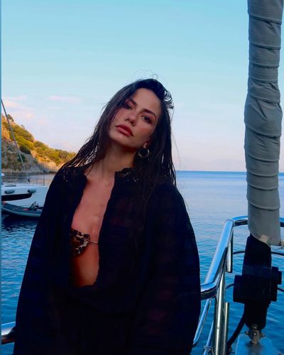 Demet Özdemir seksi ifşa fotoğrafı 1328