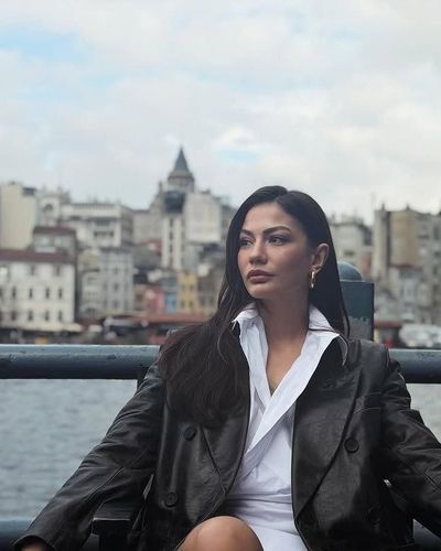 Demet Özdemir seksi ifşa fotoğrafı 1378