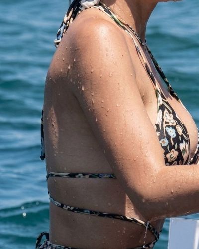 Demet Özdemir seksi ifşa fotoğrafı 409