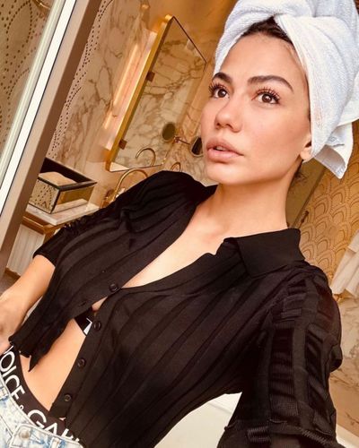 Demet Özdemir seksi ifşa fotoğrafı 87971