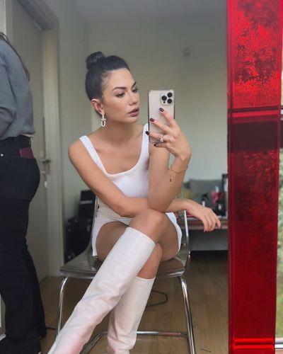 Demet Özdemir seksi ifşa fotoğrafı 87430