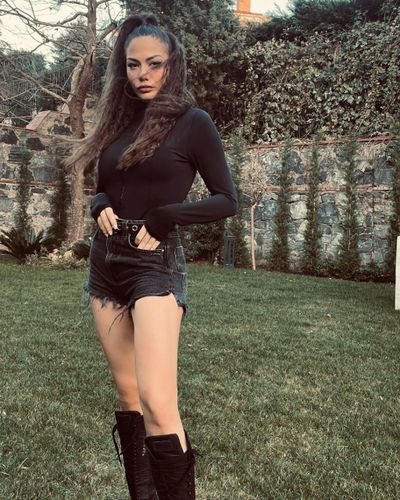 Demet Özdemir seksi ifşa fotoğrafı 87406