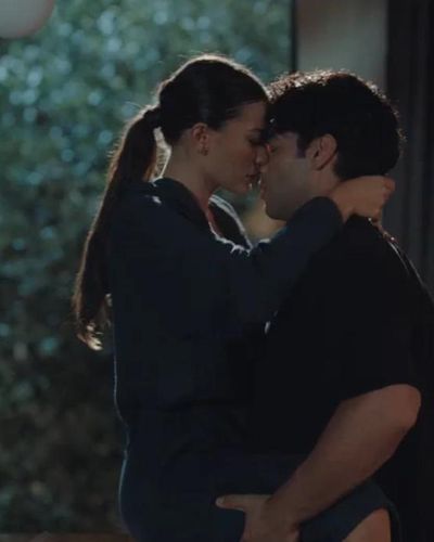 Demet Özdemir seksi ifşa fotoğrafı 7 — Aşk Taktikleri (2022)