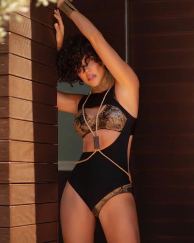 Deniz Akkaya seksi ifşa fotoğrafı 119