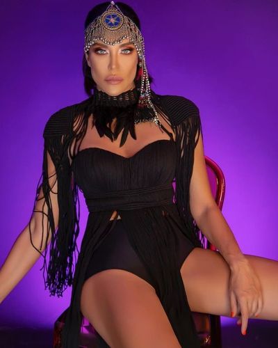 Deniz Akkaya seksi ifşa fotoğrafı 190