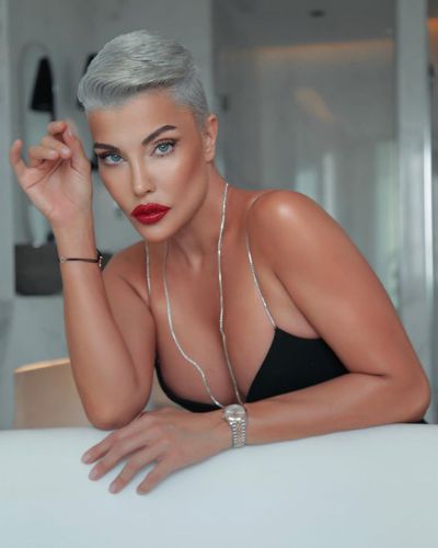 Deniz Akkaya seksi ifşa fotoğrafı 51