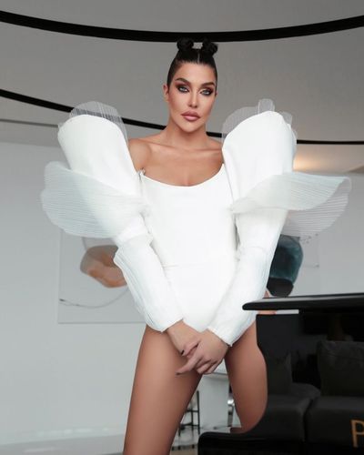 Deniz Akkaya seksi ifşa fotoğrafı 83