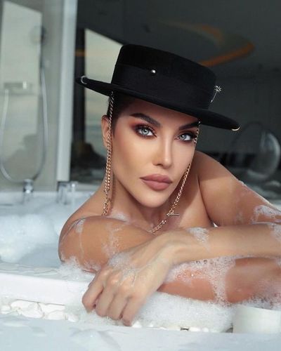 Deniz Akkaya seksi ifşa fotoğrafı 86