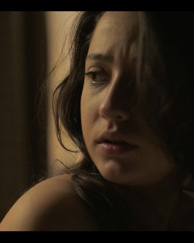 Deniz Altan seksi ifşa fotoğrafı 13 — Les Criminels (2020)