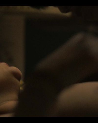 Deniz Altan seksi ifşa fotoğrafı 8 — Les Criminels (2020)