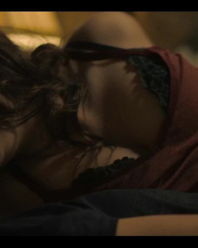 Deniz Altan seksi ifşa fotoğrafı 9 — Les Criminels (2020)