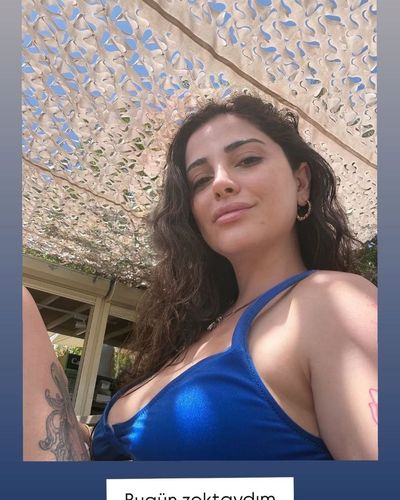 Deniz Bağdaş seksi ifşa fotoğrafı 11