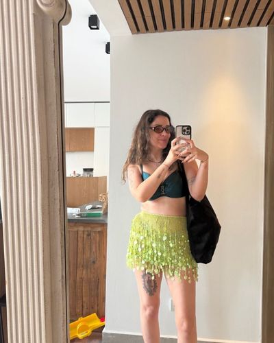 Deniz Bağdaş seksi ifşa fotoğrafı 15