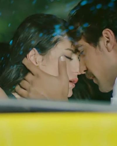 Deniz Çakır seksi ifşa fotoğrafı 18 — İffet (2017)