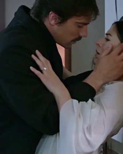 Deniz Çakır seksi ifşa fotoğrafı 8 — İffet (2017)