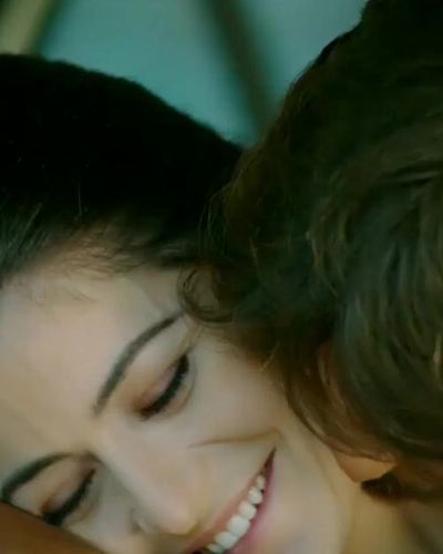 Deniz Çakır seksi ifşa fotoğrafı 9 — İffet (2017)