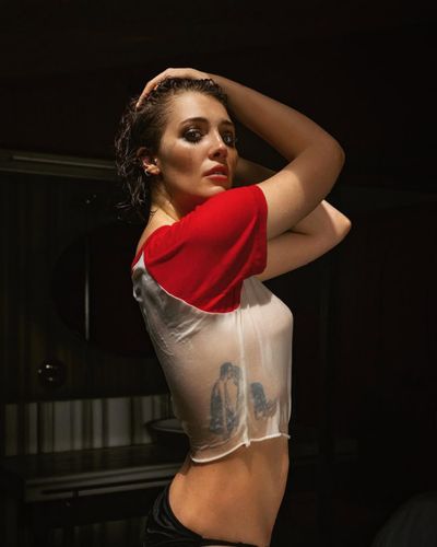 Deniz Işın seksi ifşa fotoğrafı 4