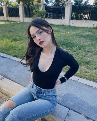 Derya Pınar Ak seksi ifşa fotoğrafı 34