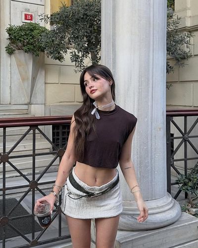 Derya Pınar Ak seksi ifşa fotoğrafı 9
