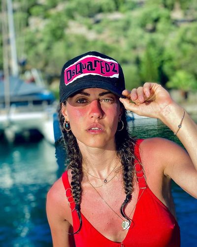 Derya Uluğ seksi ifşa fotoğrafı 130