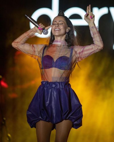 Derya Uluğ seksi ifşa fotoğrafı 140