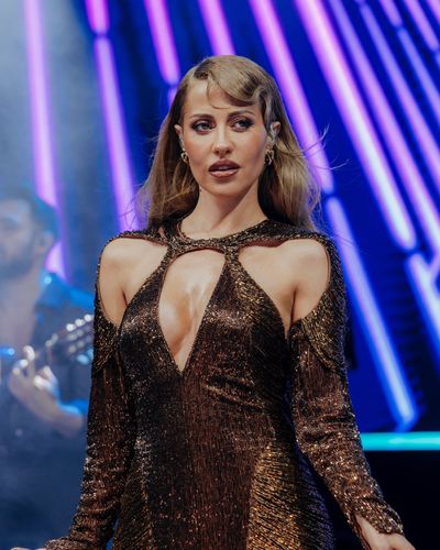 Derya Uluğ seksi ifşa fotoğrafı 223