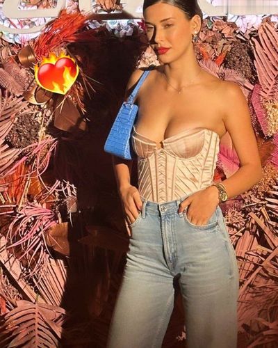 Devrim Özkan seksi ifşa fotoğrafı 2 — Devrim Özkan Sexy And Sizzling Photos Collection (2025)
