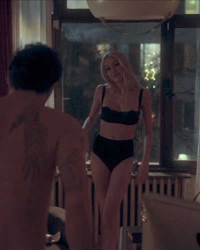 Dilan Çiçek Deniz seksi ifşa fotoğrafı 12 — Kal (2022)