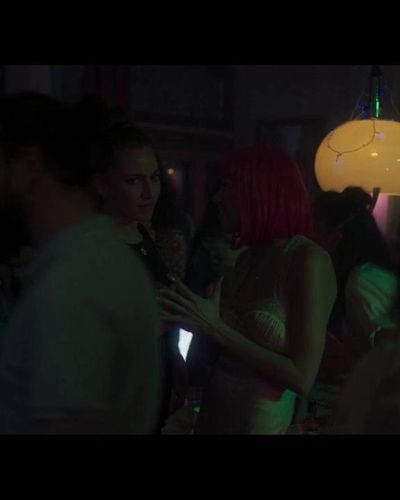 Dilan Çiçek Deniz seksi ifşa fotoğrafı 2 — Kal (2022)
