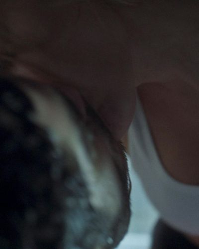 Dilan Çiçek Deniz seksi ifşa fotoğrafı 9 — Kal (2022)