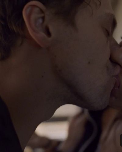 Dilan Çiçek Deniz seksi ifşa fotoğrafı 14 — Yarına Tek Bilet (2020)